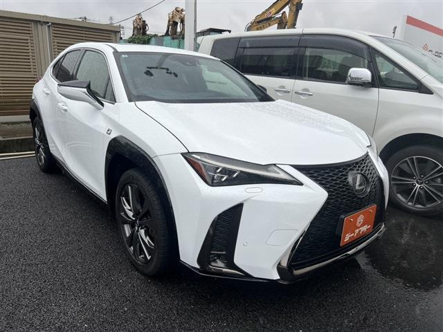 UX(レクサス) 200 Fスポーツ　サンルーフ 禁煙者 純正10.3インチナビ 中古車画像