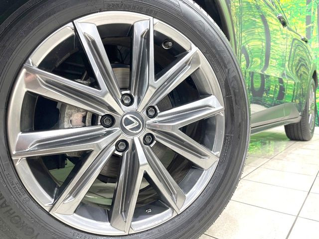 �y����18�C���`�A���~�z�C�[���z�O�ςɃ}�b�`���������A���~�z�C�[���𑕒����Ă���܂��B�e��ЊO�A���~�z�C�[����A�X�^�b�h���X�^�C�����戵�����Ă���܂��B���񂲑��k����������