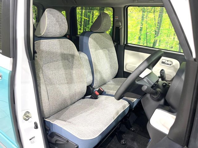 運転席シート廻りは使用感も少なく、良好な状態となっています。丁寧に使われていたことがよくわかりますね。
