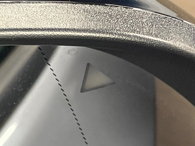 ●ブラインドアシストセンサー:視角からの車を感知し、ドライバーが車線変更を行う際に、警告音と共に注意を促してくれる安全支援機能です!