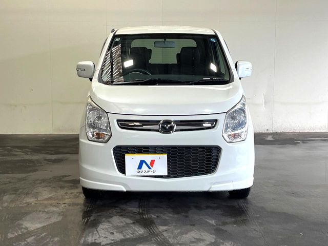 弊社では、全車『修復歴なし』のお車のみ取り扱っております。専任バイヤーによる厳選した仕入れの後、入庫後の車両チェックを行い、ネクステージが認定した高品質な中古車をご提供しております。