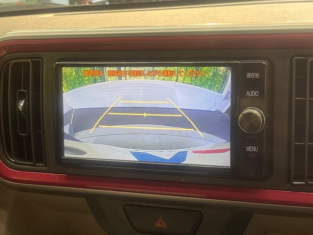 【バックカメラ】駐車時に後方がリアルタイム映像で確認できます。大型商業施設や立体駐車場での駐車時や、夜間のバック時に大活躍!運転スキルに関わらず、今や必須となった装備のひとつです!