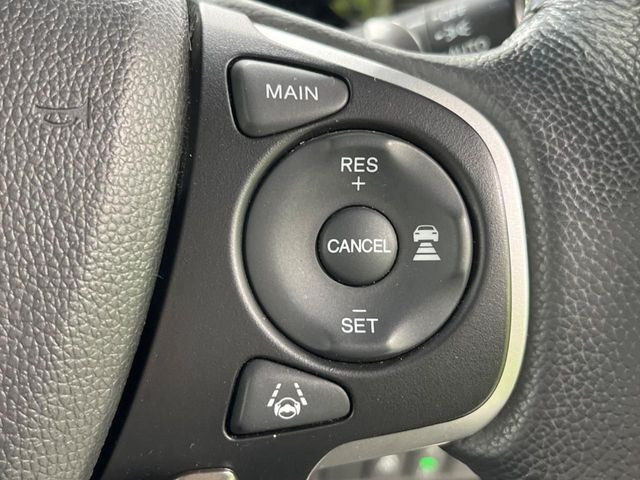 【アダプティブクルーズコントロール】高速道路での長距離走行が楽に!!自動で速度を保つクルーズコントロールが、衝突軽減システムと連携し、前方の車両を感知して車間を保つように速度調節してくれます!!