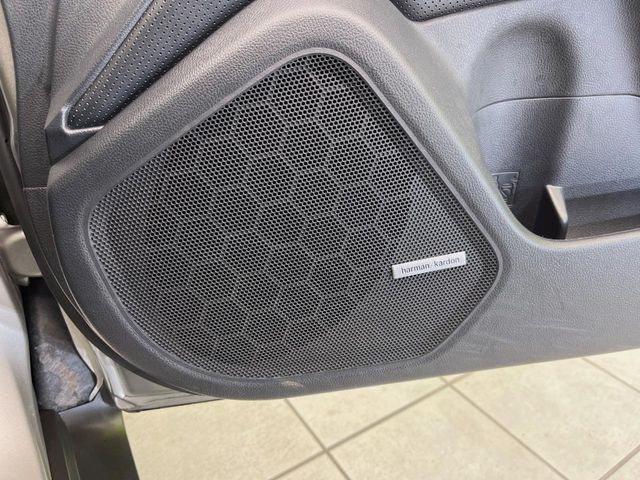 【harman kabonサウンドシステム付き純正ナビ】充実のナビ機能はもちろん、高度なチューニング能力が搭載されており、高音質な音楽をお楽しみいただけます♪