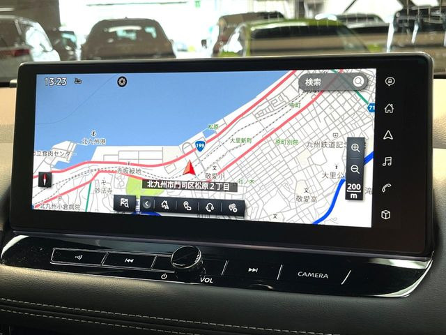 【メーカー純正ナビ】インテリアに溶け込むスタイリッシュな「専用設計」メーカーナビを装備♪視認性や操作性など基本性能にも優れ、より上質なカーライフをお楽しみいただけます。