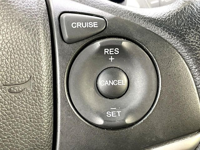 【クルーズコントロール】高速道路もラクラク走行。アクセルを離しても一定速度で走行ができ、長距離運転時の負担を軽減!加速・減速も簡単なスイッチ操作で調整できます。