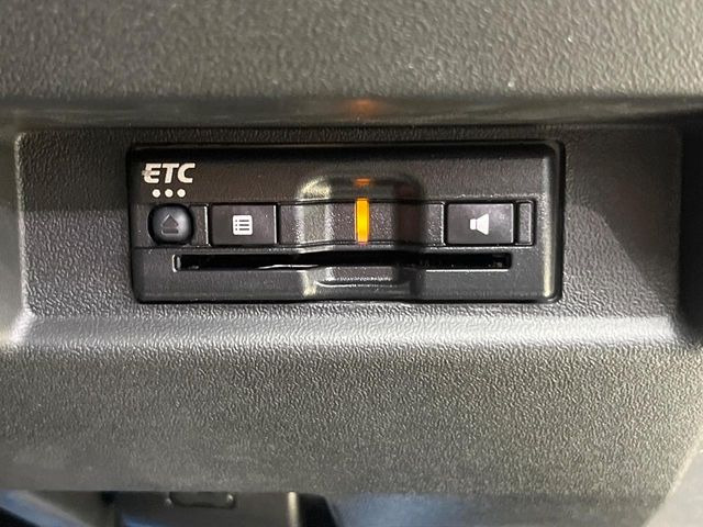 【ETC】高速道路の料金所をストレスなく通過!話題のスポットやサービスエリアに多い「スマートIC」利用時は必須のアイテムです。当店でセットアップを実施、ご納車当日からすぐにご利用いただけます!