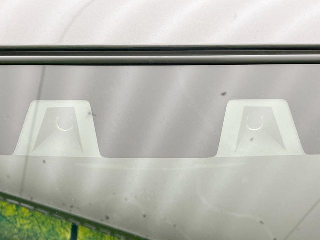 【スズキ セーフティサポート】走行中に前方の車両等を認識し、衝突しそうな時は警報とブレーキで衝突回避と被害軽減をアシスト。より安全にドライブをお楽しみいただけます。