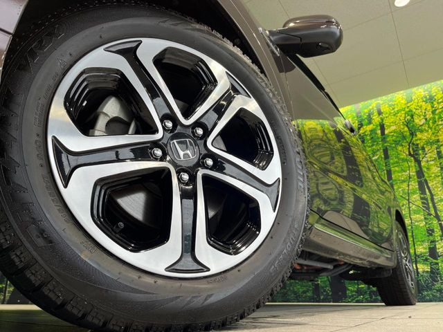 �y����17�C���`�A���~�z�C�[���z�O�ςɃ}�b�`���������A���~�z�C�[���𑕒����Ă���܂��B�e��ЊO�A���~�z�C�[����A�X�^�b�h���X�^�C�����戵�����Ă���܂��B���񂲑��k����������