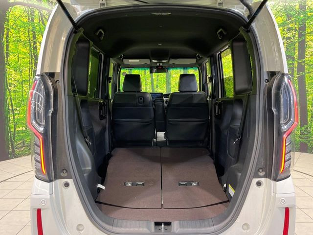 普段のお買い物や通勤、送迎等に十分な荷室スペースを確保しております。セカンドシートを倒すと、大きな荷物の積載も可能です♪