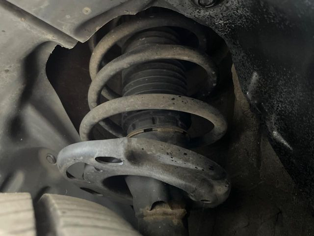 下回りの劣化予防の為の防錆加工の施工も承っております。降雪地域はもちろん、沿岸部にお住いの方や、趣味でマリン・ウィンタースポーツをされる方に大変好評いただいております。