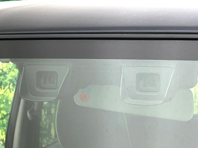 【スズキ セーフティサポート】走行中に前方の車両等を認識し、衝突しそうな時は警報とブレーキで衝突回避と被害軽減をアシスト。より安全にドライブをお楽しみいただけます。