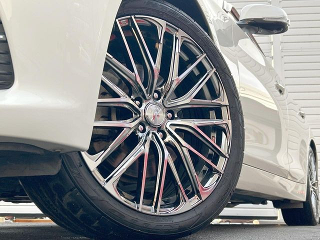 �y19�C���`�A���~�z�C�[���z�O�ςɃ}�b�`�����A���~�z�C�[���𑕒����Ă���܂��B�e��A���~�z�C�[����A�X�^�b�h���X�^�C�����戵�����Ă���܂��B���񂲑��k����������