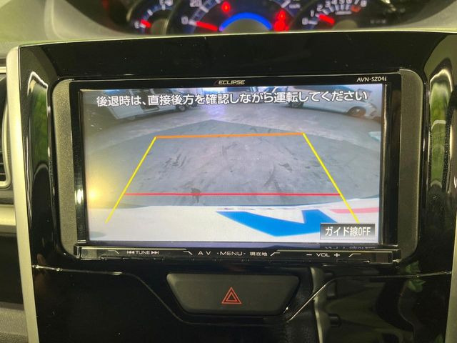 【バックカメラ】駐車時に後方がリアルタイム映像で確認できます。大型商業施設や立体駐車場での駐車時や、夜間のバック時に大活躍!運転スキルに関わらず、今や必須となった装備のひとつです!