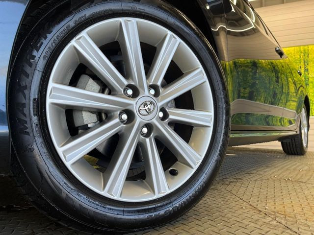 �y����17�C���`�A���~�z�C�[���z�O�ςɃ}�b�`���������A���~�z�C�[���𑕒����Ă���܂��B�e��ЊO�A���~�z�C�[����A�X�^�b�h���X�^�C�����戵�����Ă���܂��B���񂲑��k����������