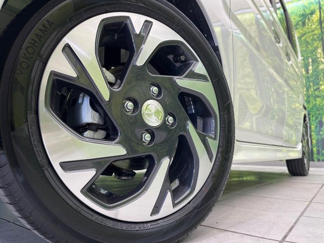 �y����15�C���`�A���~�z�C�[���z�O�ςɃ}�b�`���������A���~�z�C�[���𑕒����Ă���܂��B�e��ЊO�A���~�z�C�[����A�X�^�b�h���X�^�C�����戵�����Ă���܂��B���񂲑��k����������