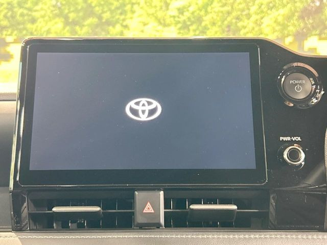 【10.5インチナビ】高級感とインパクトのある大画面ナビを装備。各種オーディオ操作はもちろん、スマホ連携もできる利便性の高いナビです♪