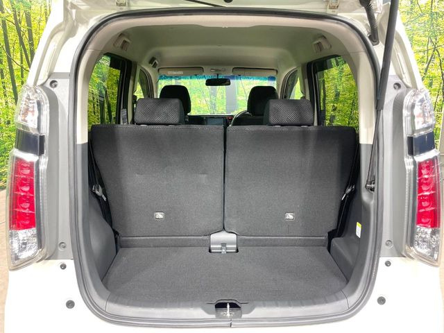 普段のお買い物や通勤、送迎等に十分な荷室スペースを確保しております。セカンドシートを倒すと、大きな荷物の積載も可能です♪