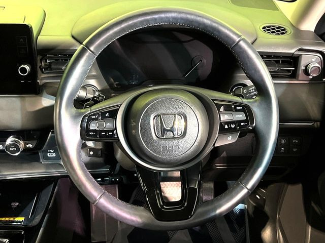 【ステアリングスイッチ】運転中、前方から目線をそらすことなく、オーディオ等の操作が可能な便利機能!安心&快適なドライブを演出してくれます♪