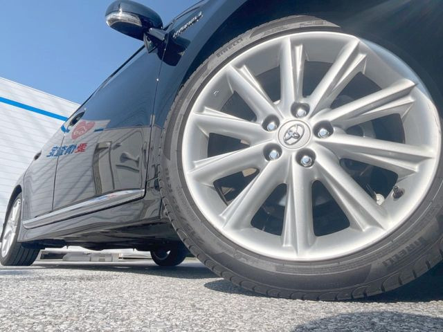 �y�����A���~�z�C�[���z�O�ςɃ}�b�`���������A���~�z�C�[���𑕒����Ă���܂��B�e��ЊO�A���~�z�C�[����A�X�^�b�h���X�^�C�����戵�����Ă���܂��B���񂲑��k����������