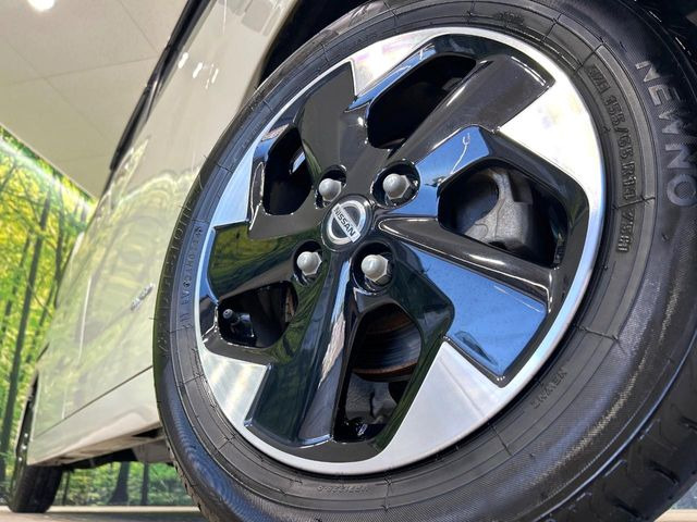 �y����14�C���`�A���~�z�C�[���z�O�ςɃ}�b�`���������A���~�z�C�[���𑕒����Ă���܂��B�e��ЊO�A���~�z�C�[����A�X�^�b�h���X�^�C�����戵�����Ă���܂��B���񂲑��k����������