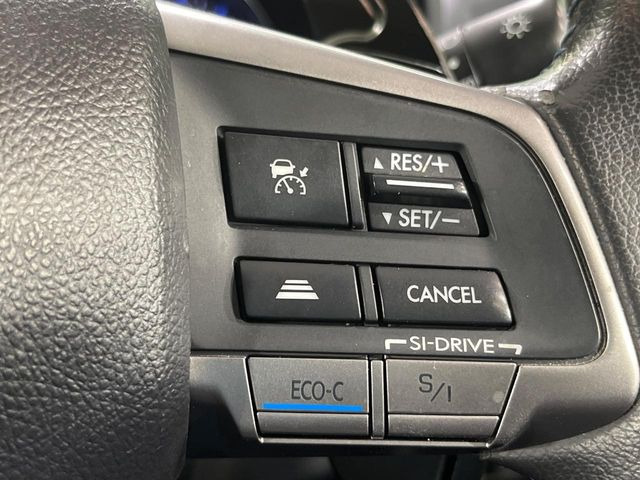 【全車速追従機能付クルーズコントロール】高速道路での長距離走行が楽に!!自動で速度を保つクルーズコントロールが、衝突軽減システムと連携し、前方の車両を感知して車間を保つように速度調節してくれます!!