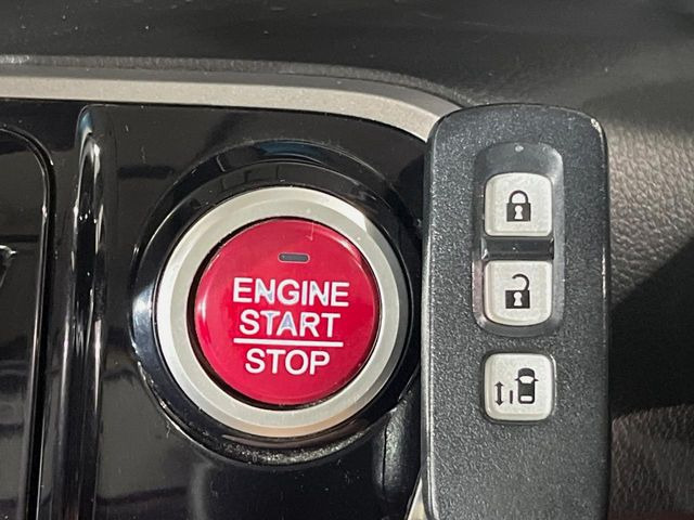 �yHonda�X�}�[�g�L�[�z�J�o����|�P�b�g�ɓ��ꂽ�܂܂ł��h�A�̎{���E�������\�ȃX�}�[�g�L�[�𑕔��B�G���W���̃I���E�I�t�����J�M�����o���K�v����������Ƃ��Ă��֗��ł���