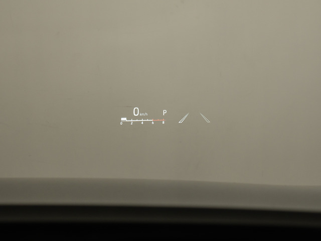 ヘッドアップディスプレイ(HUD)付!、フロントウインドウガラスに運転支援システムの作動状況や走行に関するさまざまな情報を表示することができます。