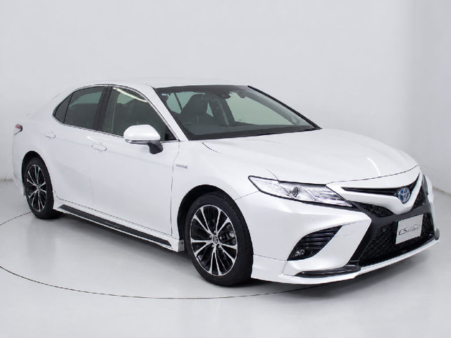 ★TRDフルエアロ装備!純正のボディーラインを残しながらもスポーティーな印象を与えてくれます!