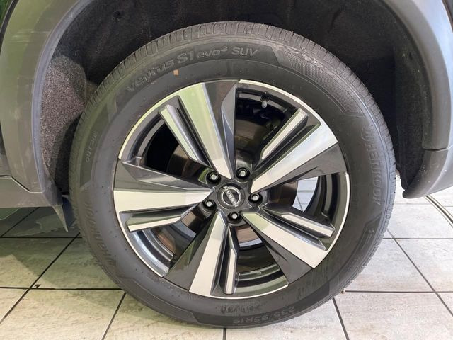 �y����19�C���`�A���~�z�C�[���z�O�ςɃ}�b�`���������A���~�z�C�[���𑕒����Ă���܂��B�e��ЊO�A���~�z�C�[����A�X�^�b�h���X�^�C�����戵�����Ă���܂��B���񂲑��k����������