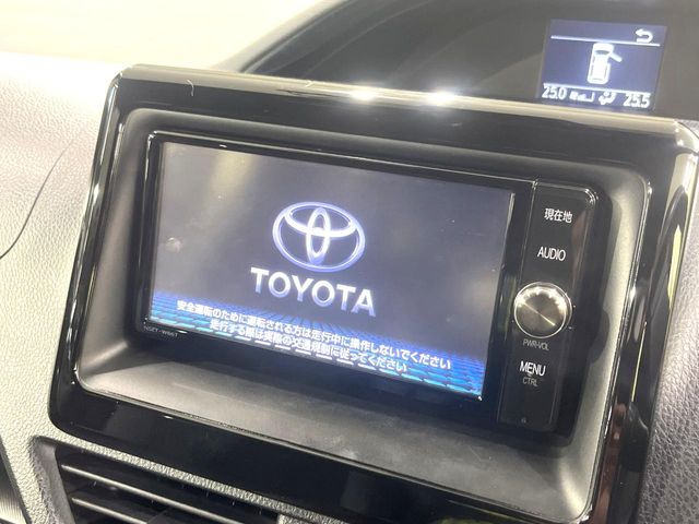 �y�����i�r�z�l�C�̏����i�r�𑕔����Ă���܂��B�i�r�̎g���₷���͂������A�I�[�f�B�I�@�\���[��!�L�����v�◷�s�͂������A�ʋ΂┃�����ȂǕ��i�̃h���C�u���y�����Ȃ�͂���