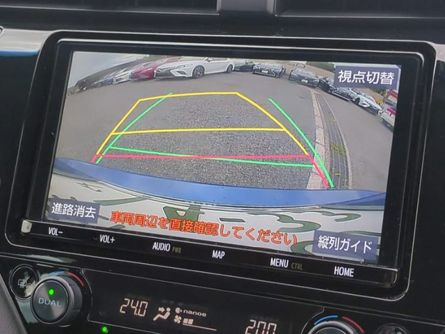カラーバックモニターがついております!ステアリング連動ガイドラインが映し出されるので、駐車の際に非常に役に立ちます!!