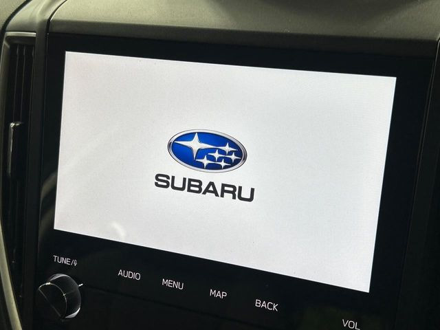 【純正8型ナビ】人気の純正ナビを装備。オーディオ機能も充実しており、Bluetooth接続すればお持ちのスマホやMP3プレイヤーの音楽を再生可能!毎日の運転がさらに楽しくなります!!