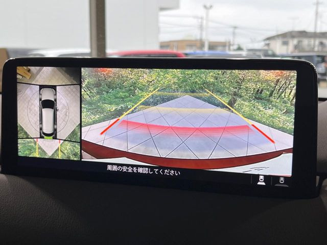【360&deg;ビューモニター】専用のカメラにより、上から見下ろしたような視点で360度クルマの周囲を確認することができます☆死角部分も確認しやすく、狭い場所での切り返しや駐車もスムーズに行えます。
