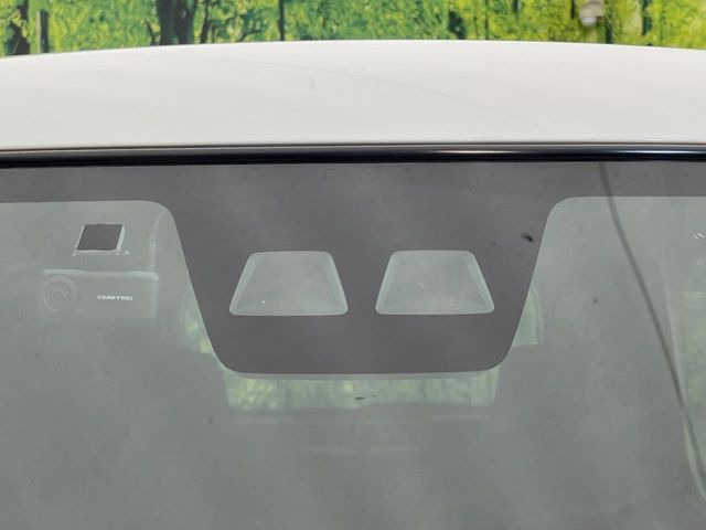 【スマートアシスト?】走行中に前方の車両等を認識し、衝突しそうな時は警報とブレーキで衝突回避と被害軽減をアシスト。より安全にドライブをお楽しみいただけます。