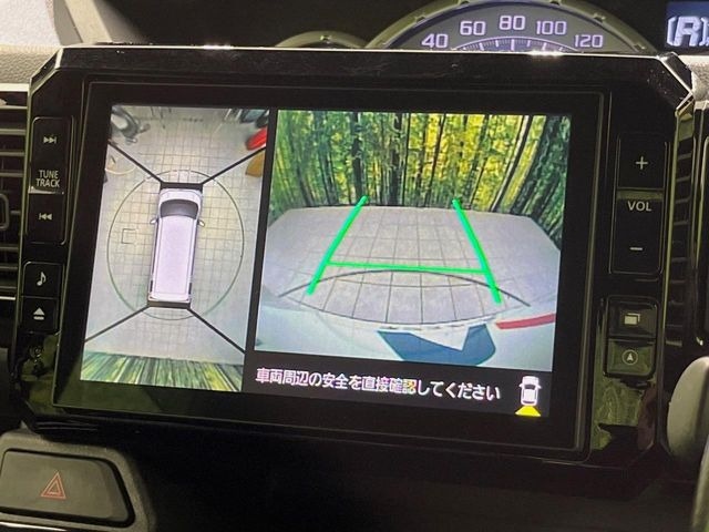 【パノラマモニター】専用のカメラにより、上から見下ろしたような視点で360度クルマの周囲を確認することができます☆死角部分も確認しやすく、狭い場所での切り返しや駐車もスムーズに行えます。