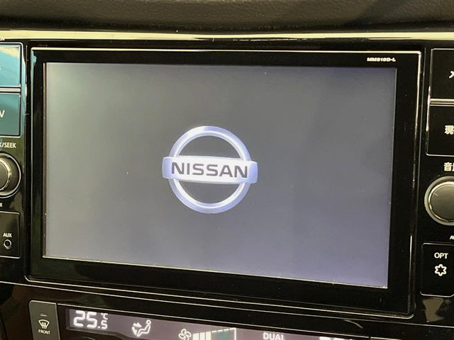 【純正ナビ】人気の純正ナビを装備。オーディオ機能も充実しており、Bluetooth接続すればお持ちのスマホやMP3プレイヤーの音楽を再生可能!毎日の運転がさらに楽しくなります!!