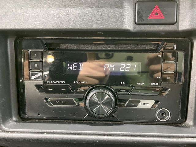 お好きな音楽を車内でお楽しみいただけます♪スピーカー交換・ウーハー追加などの音質向上や、最新ナビ・後席モニター等の取り付けも是非ご相談ください!