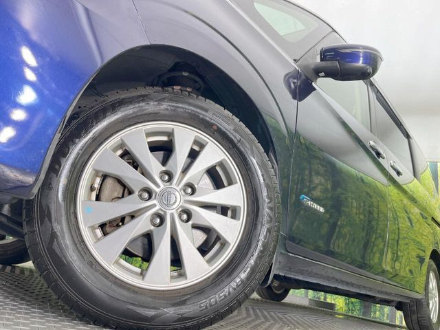 �y�����A���~�z�C�[���z�O�ςɃ}�b�`���������A���~�z�C�[���𑕒����Ă���܂��B�e��ЊO�A���~�z�C�[����A�X�^�b�h���X�^�C�����戵�����Ă���܂��B���񂲑��k����������