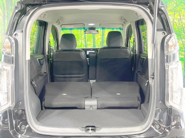 後席を格納すると、これだけの広さが!シーンに合わせたシートアレンジで、大きな荷物も積むことが出来ます♪