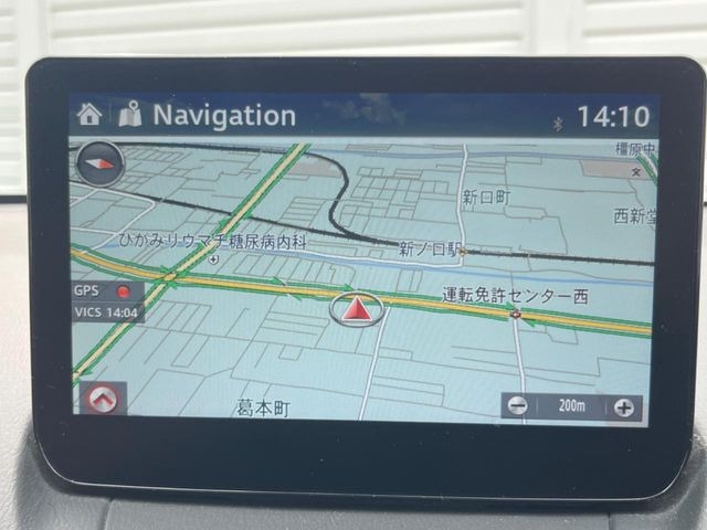 【マツダコネクトナビ】車内の雰囲気にマッチした一体型タイプのナビ。各種車輌設定やBluetooth再生等、様々な機能が楽しめます。直感的なダイヤル操作が可能で、使い勝手も良好です。