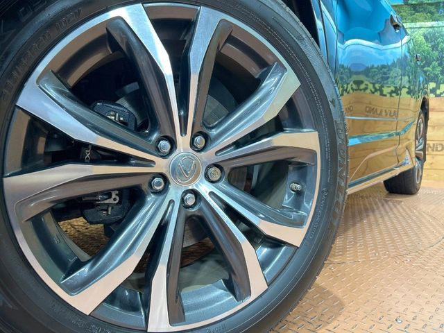 �y����20�C���`�A���~�z�C�[���z�O�ςɃ}�b�`���������A���~�z�C�[���𑕒����Ă���܂��B�e��ЊO�A���~�z�C�[����A�X�^�b�h���X�^�C�����戵�����Ă���܂��B���񂲑��k����������