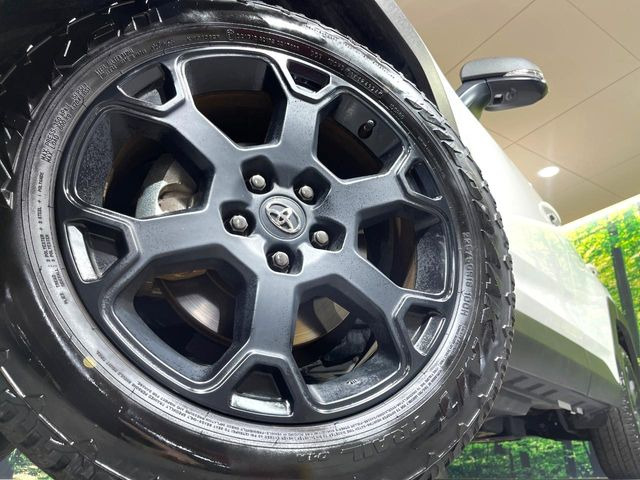 �y�����A���~�z�C�[���z�O�ςɃ}�b�`���������A���~�z�C�[���𑕒����Ă���܂��B�e��ЊO�A���~�z�C�[����A�X�^�b�h���X�^�C�����戵�����Ă���܂��B���񂲑��k����������