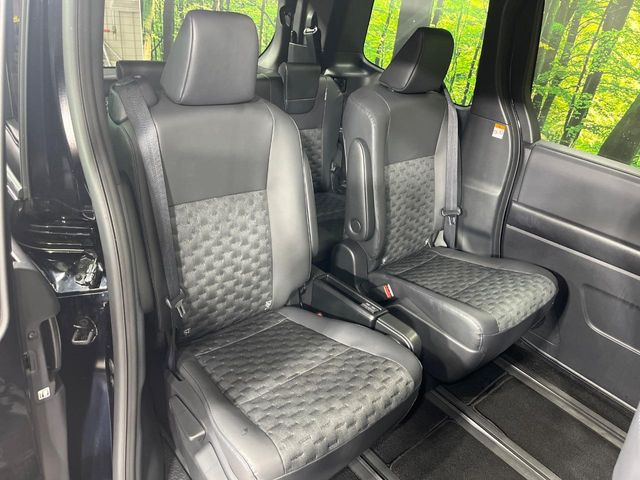 トヨタ ヴォクシー 1.8 ハイブリッド S-Z 423.1万円 令和7年(2025年
