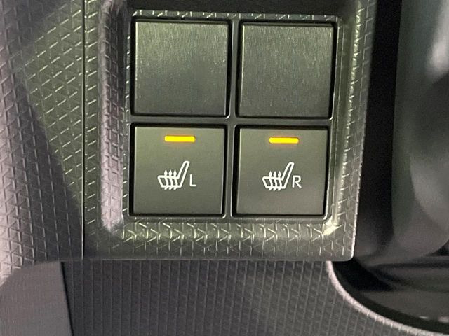 【シートヒーター】寒い日に重宝するシートヒーター!エアコンより早く温まってくれるので寒がりの人も安心ですね♪エアコンの温風は乾燥するから苦手、という方にもをおすすめです。