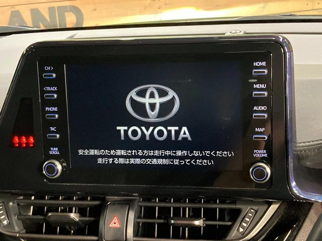 【8インチ ディスプレイオーディオ】大画面のディスプレイはAppleCarPlayやAndroidAutoが利用可能。大きな画面でスマホナビアプリ等が利用いただけます♪