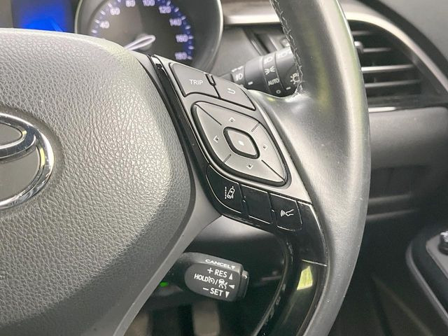 【レーダークルーズコントロール】高速道路での長距離走行が楽に!!自動で速度を保つクルーズコントロールが、衝突軽減システムと連携し、前方の車両を感知して車間を保つように速度調節してくれます!!