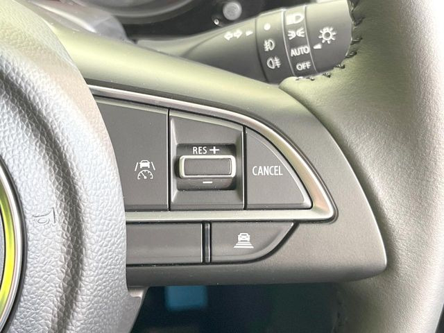 【アダプティブクルーズコントロール】高速道路での長距離走行が楽に!!自動で速度を保つクルーズコントロールが、衝突軽減システムと連携し、前方の車両を感知して車間を保つように速度調節してくれます!!