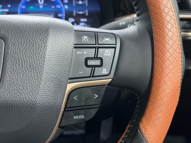 【レーダークルーズコントロール】高速道路での長距離走行が楽に!!自動で速度を保つクルーズコントロールが、衝突軽減システムと連携し、前方の車両を感知して車間を保つように速度調節してくれます!!