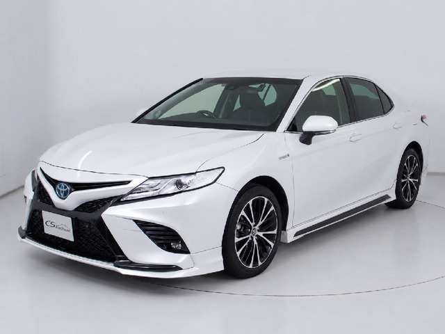 ★TRDフルエアロ装備!純正のボディーラインを残しながらもスポーティーな印象を与えてくれます!